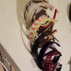 Multiple hair ties things